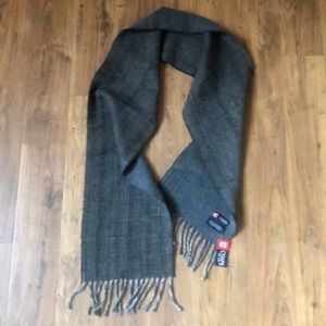 CHAPS Unisex Scarf